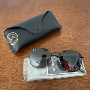 Ray-Ban Jim Black Sunglasses with Case